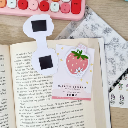 Magnetic Bookmark - Strawberry Flower